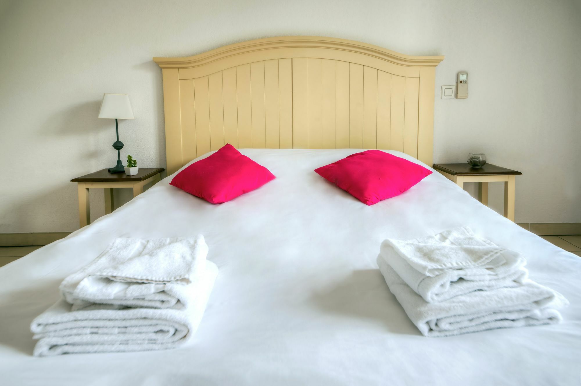เซอนิตู้ด โฮเต็ล แอนด์ เรสซิเดนซ์ ลา ตูร์ เดอ มาร์ Hotel เฟรฌูส ภายนอก รูปภาพ