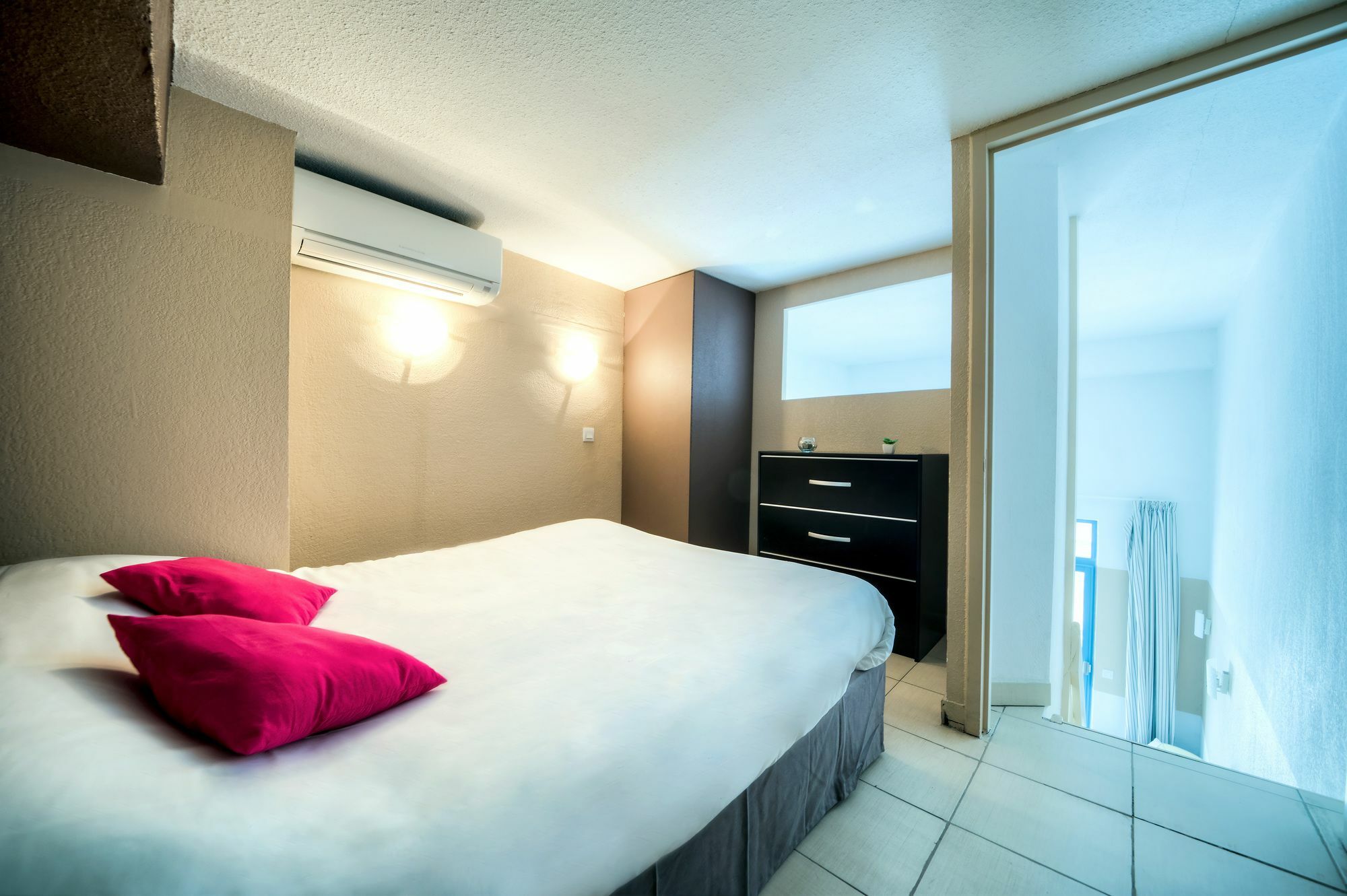 เซอนิตู้ด โฮเต็ล แอนด์ เรสซิเดนซ์ ลา ตูร์ เดอ มาร์ Hotel เฟรฌูส ภายนอก รูปภาพ